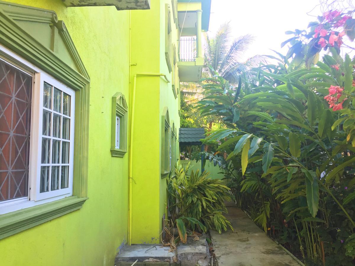Yaad Hostel 몬테고 베이 외부 사진