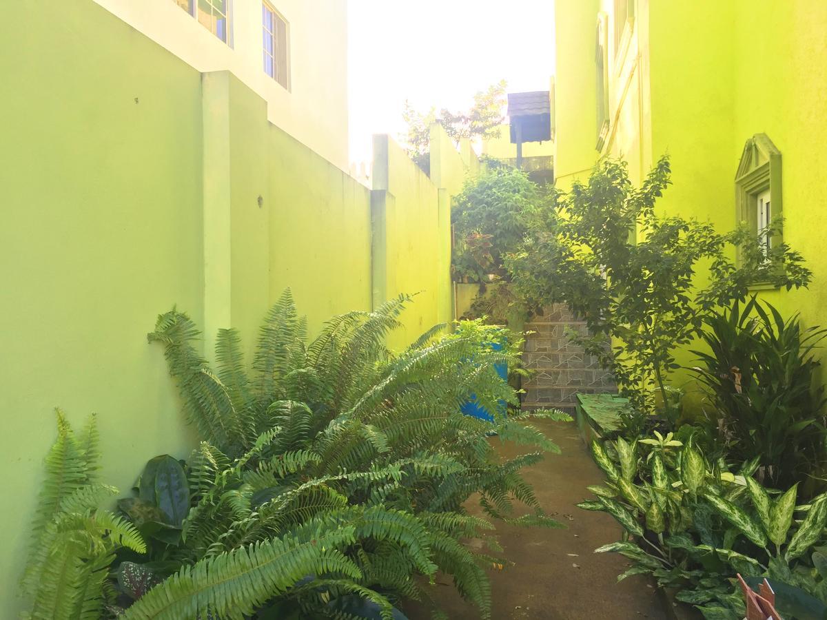Yaad Hostel 몬테고 베이 외부 사진