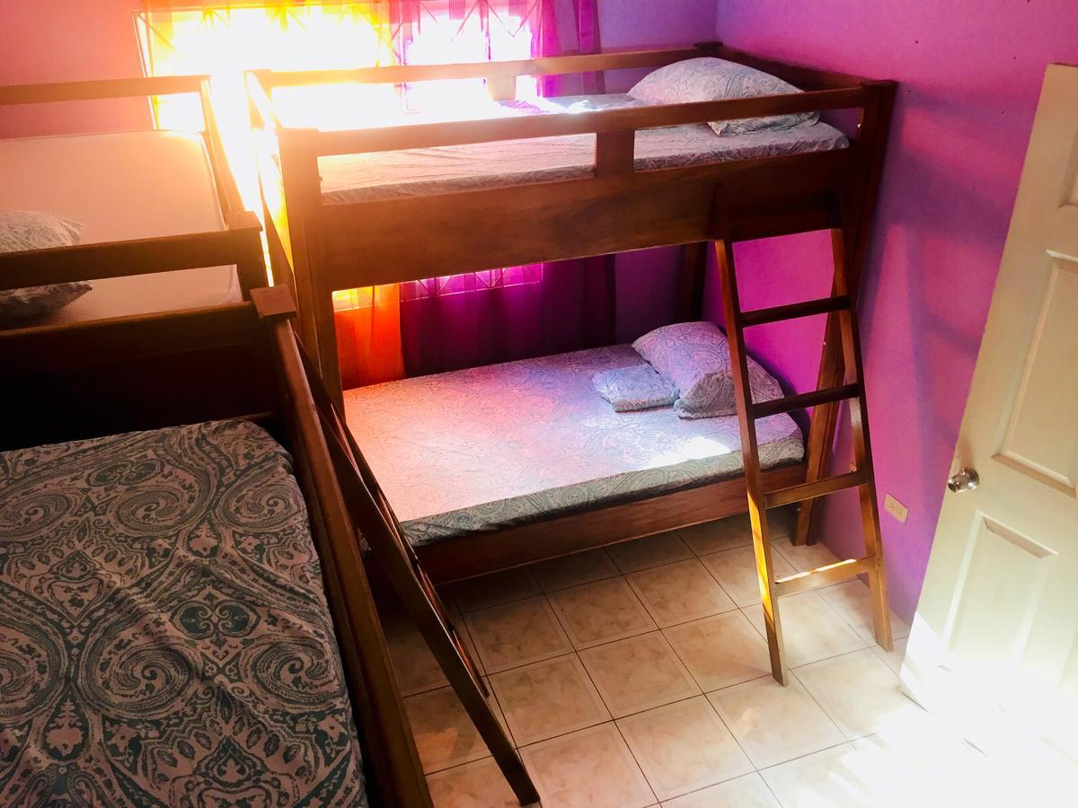 Yaad Hostel 몬테고 베이 외부 사진