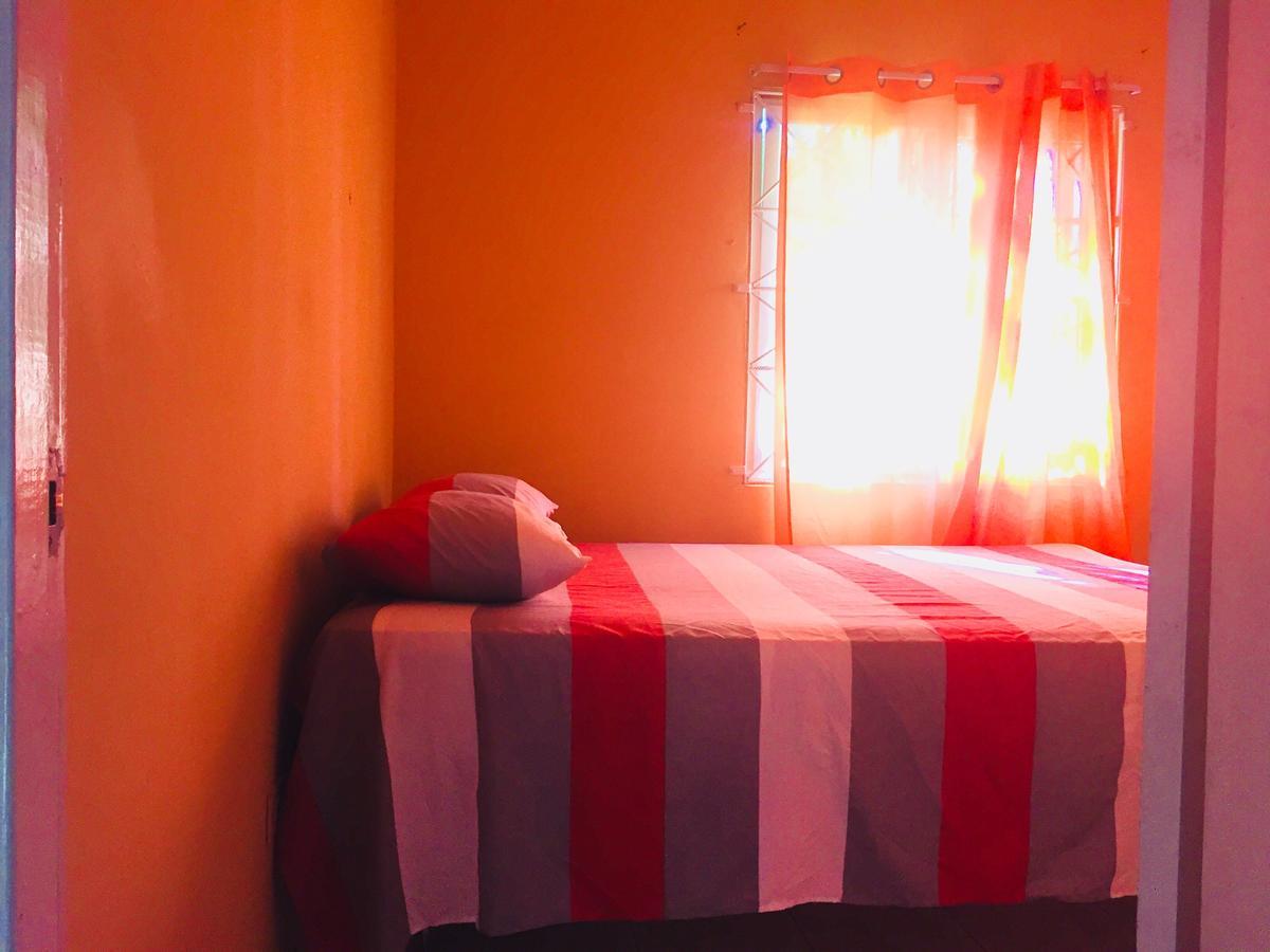Yaad Hostel 몬테고 베이 외부 사진