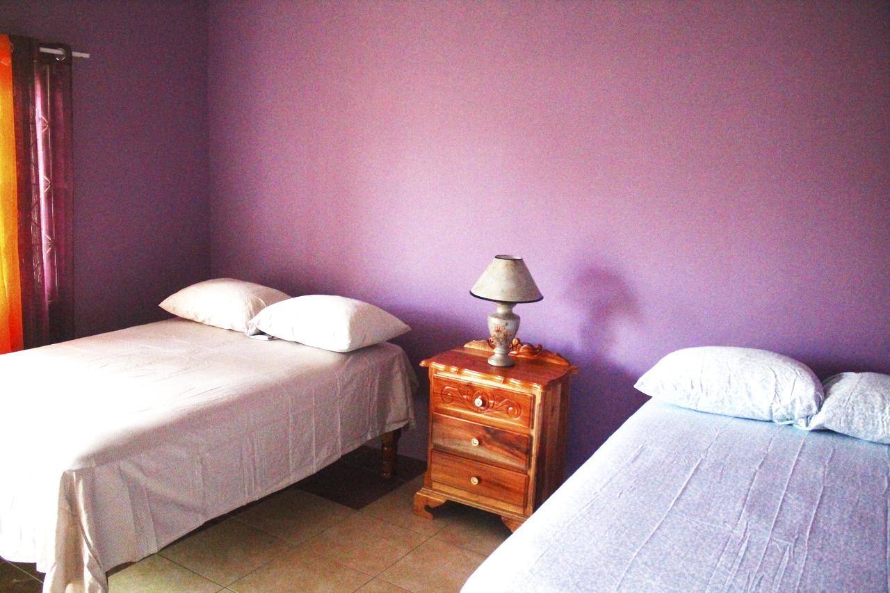 Yaad Hostel 몬테고 베이 외부 사진