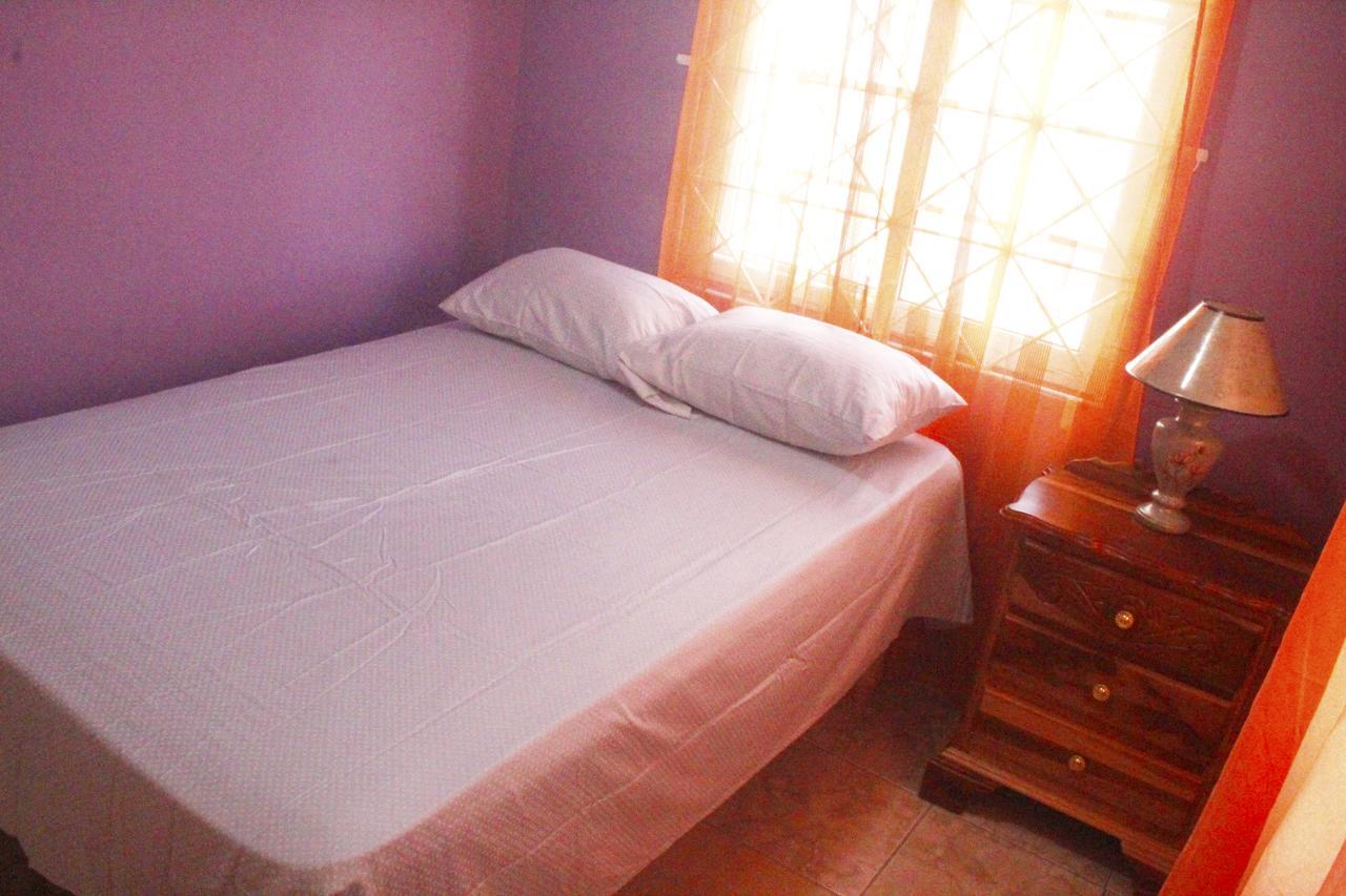 Yaad Hostel 몬테고 베이 외부 사진