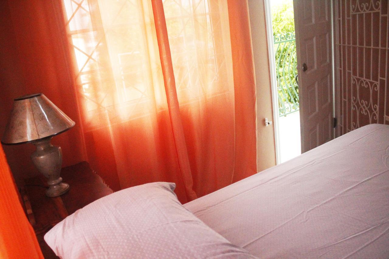 Yaad Hostel 몬테고 베이 외부 사진