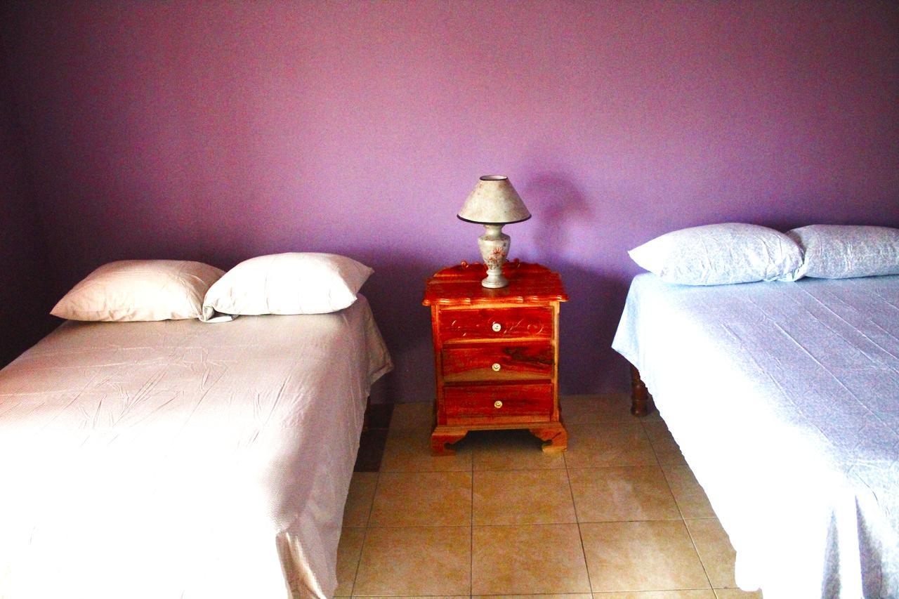 Yaad Hostel 몬테고 베이 외부 사진